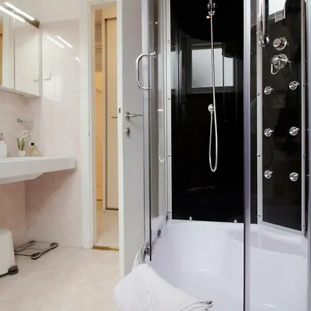 Premium Luma Apartment Split
